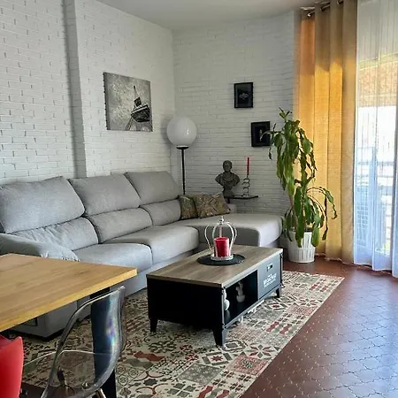 Апартаменти Torre De La Roca Industrial69